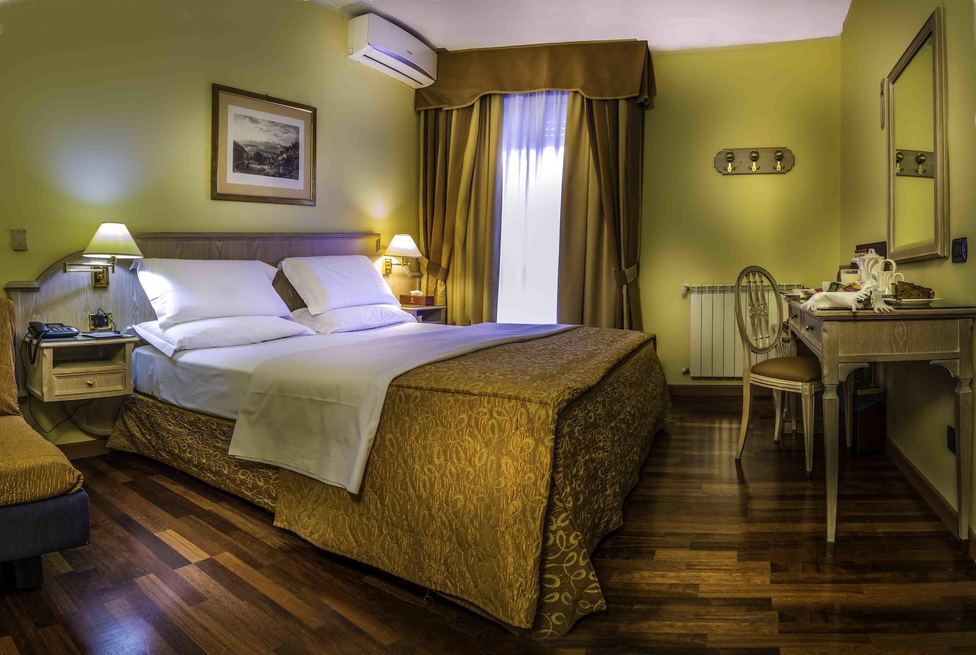 נוברה Hotel La Bussola מראה חיצוני תמונה