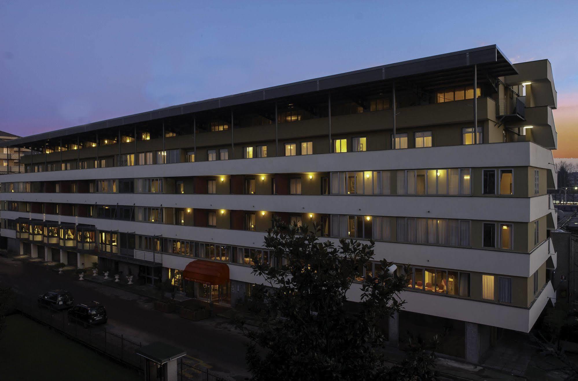 נוברה Hotel La Bussola מראה חיצוני תמונה